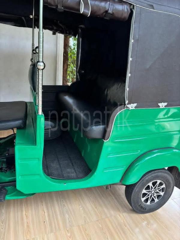 Bajaj 2 stroke 2005 - பயன்படுத்தப்பட்டது முச்சக்கர வண்டி sale in Sri Lanka - patpat.lk