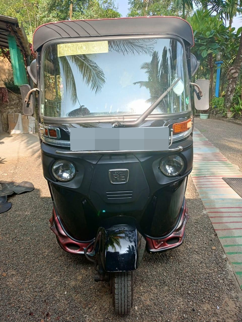 Bajaj Three Wheel 2014