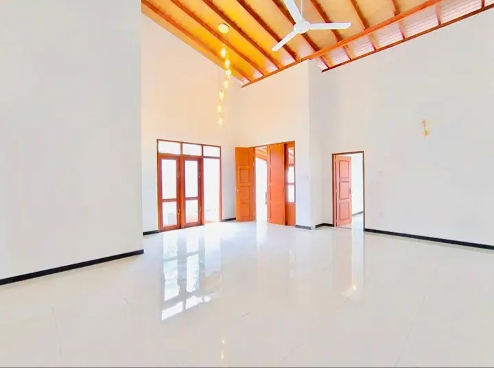 House for Sale in Athurugiriya