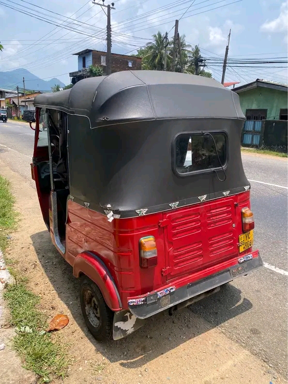 Bajaj Three Wheel 2010 - භාවිතා කරන ලද ත්‍රිරෝද රථය sale in Sri Lanka - patpat.lk