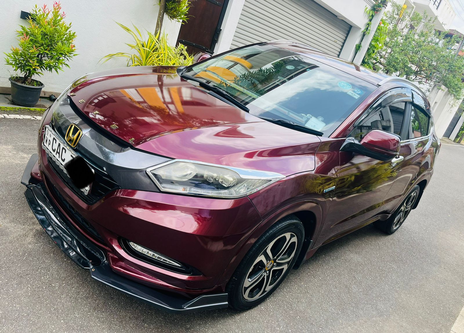 Honda Vezel 2014 - Used SUV sale in Sri Lanka - patpat.lk