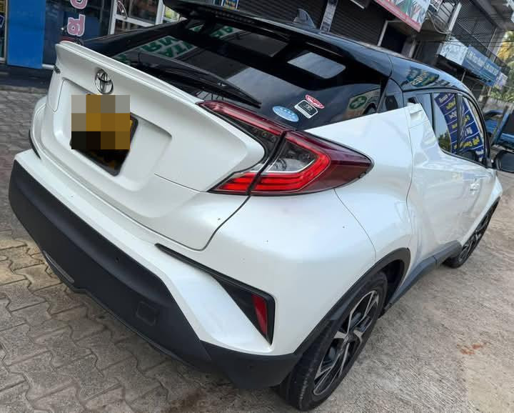 Toyota CHR 2018 - பயன்படுத்தப்பட்டது SUV sale in Sri Lanka - patpat.lk