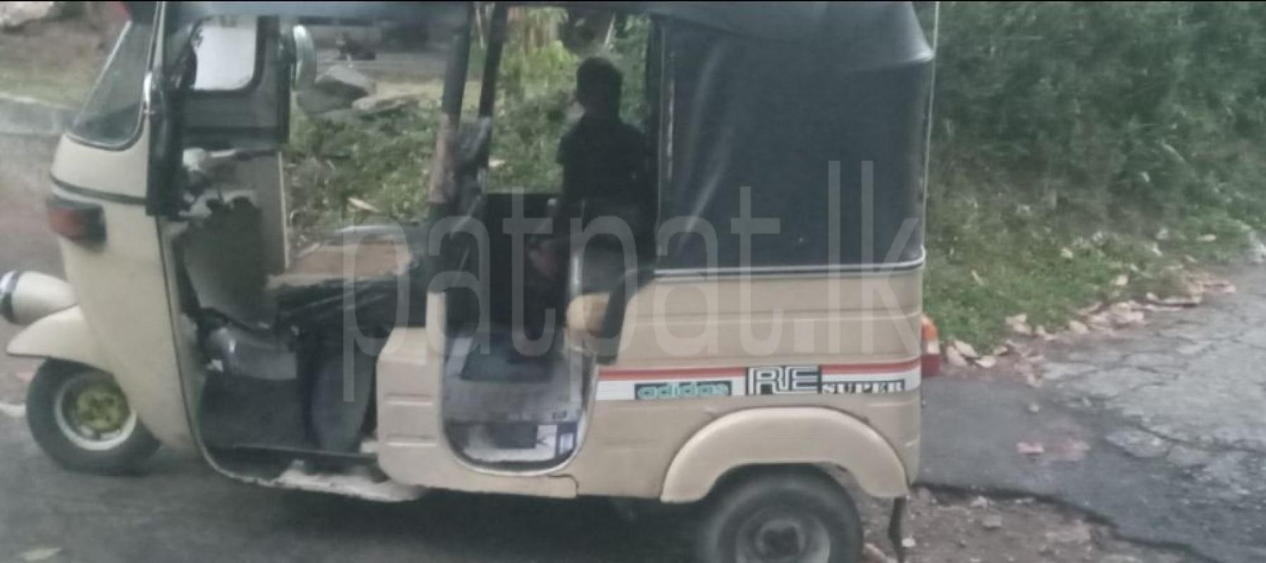Bajaj 2 stroke 1999 - பயன்படுத்தப்பட்டது முச்சக்கர வண்டி sale in Sri Lanka - patpat.lk