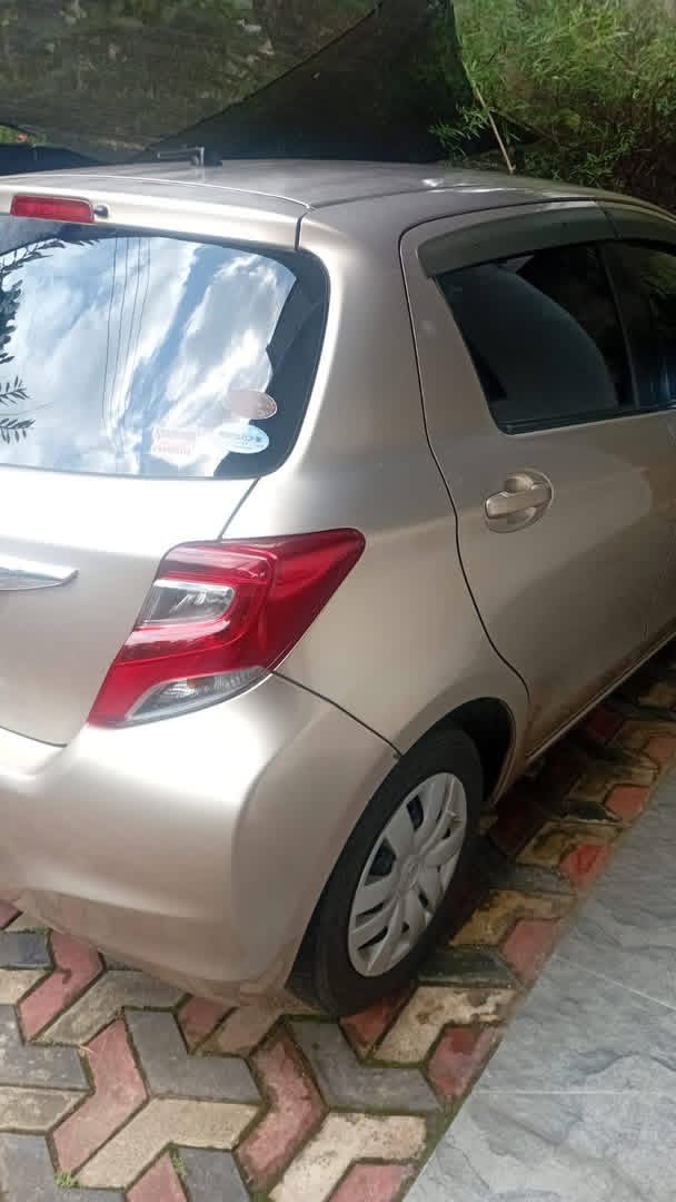 Toyota Vitz 2015 - பயன்படுத்தப்பட்டது கார் sale in Sri Lanka - patpat.lk