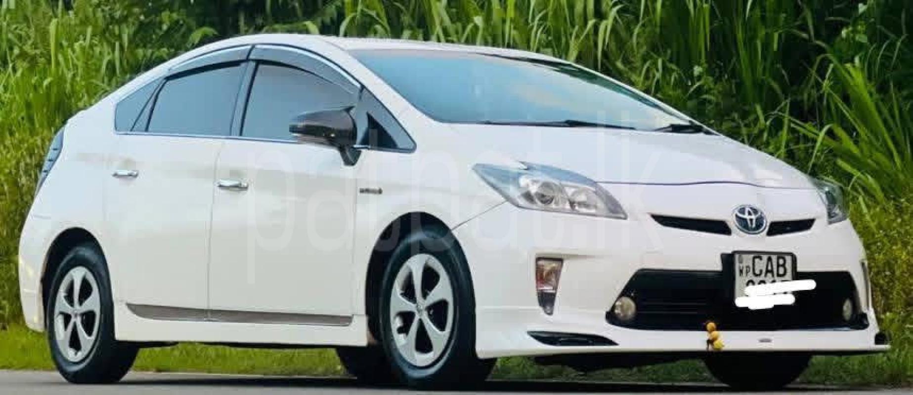 Toyota PRIUS S TOURUING 2014 - பயன்படுத்தப்பட்டது கார் sale in Sri Lanka - patpat.lk