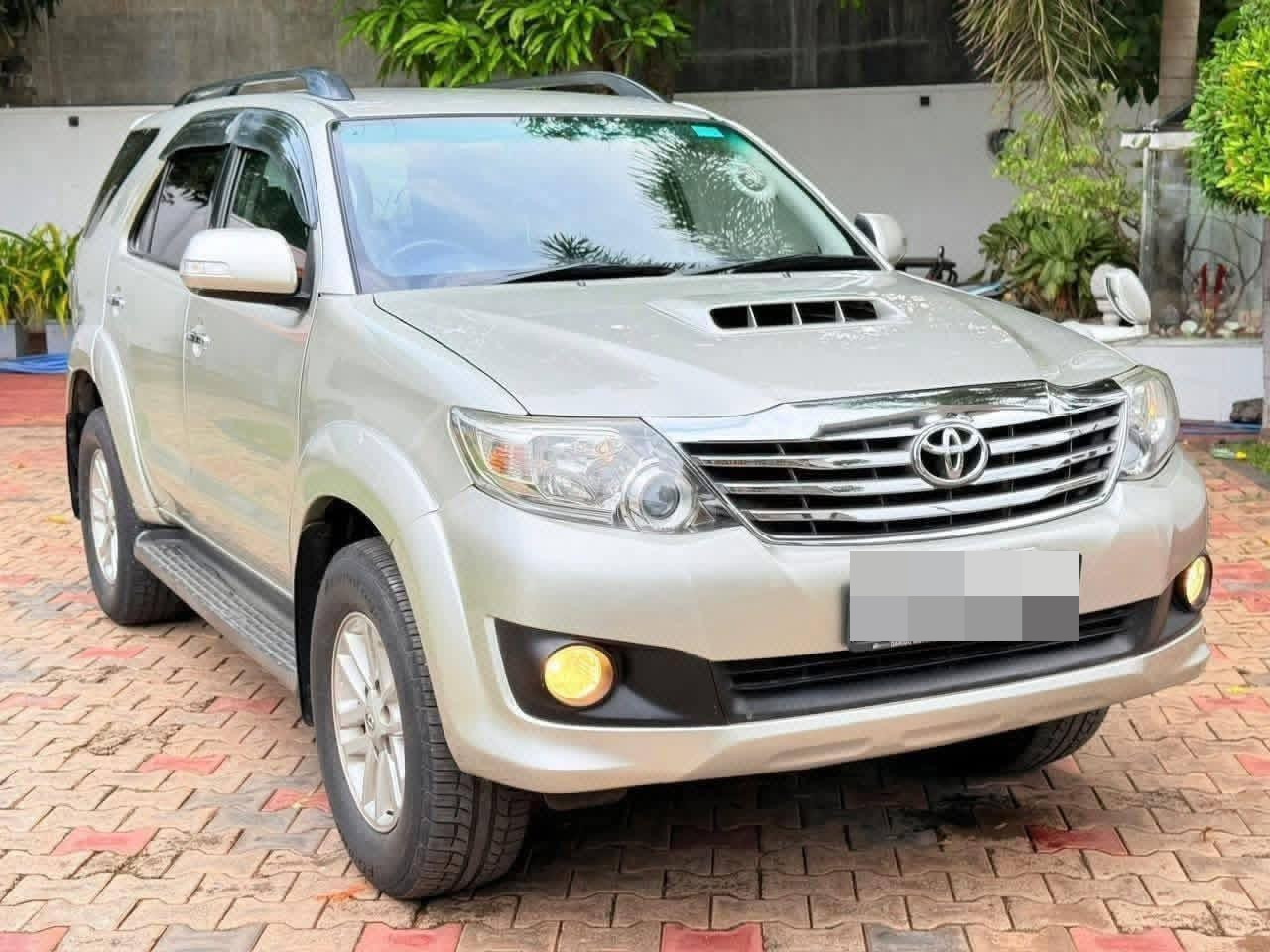 Toyota Fortuner 2013 - பயன்படுத்தப்பட்டது SUV sale in Sri Lanka - patpat.lk