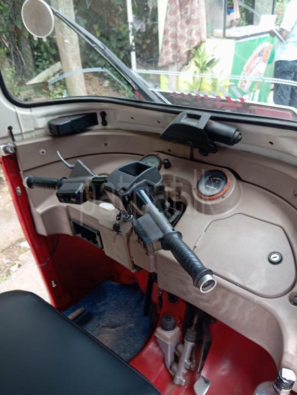 Bajaj Three Wheel 2016 - பயன்படுத்தப்பட்டது முச்சக்கர வண்டி sale in Sri Lanka - patpat.lk