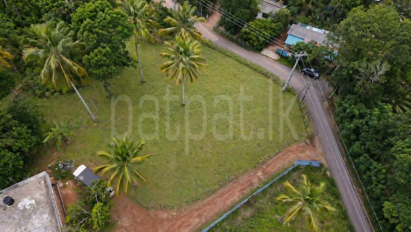 Residential Land for Sale in Mirigama