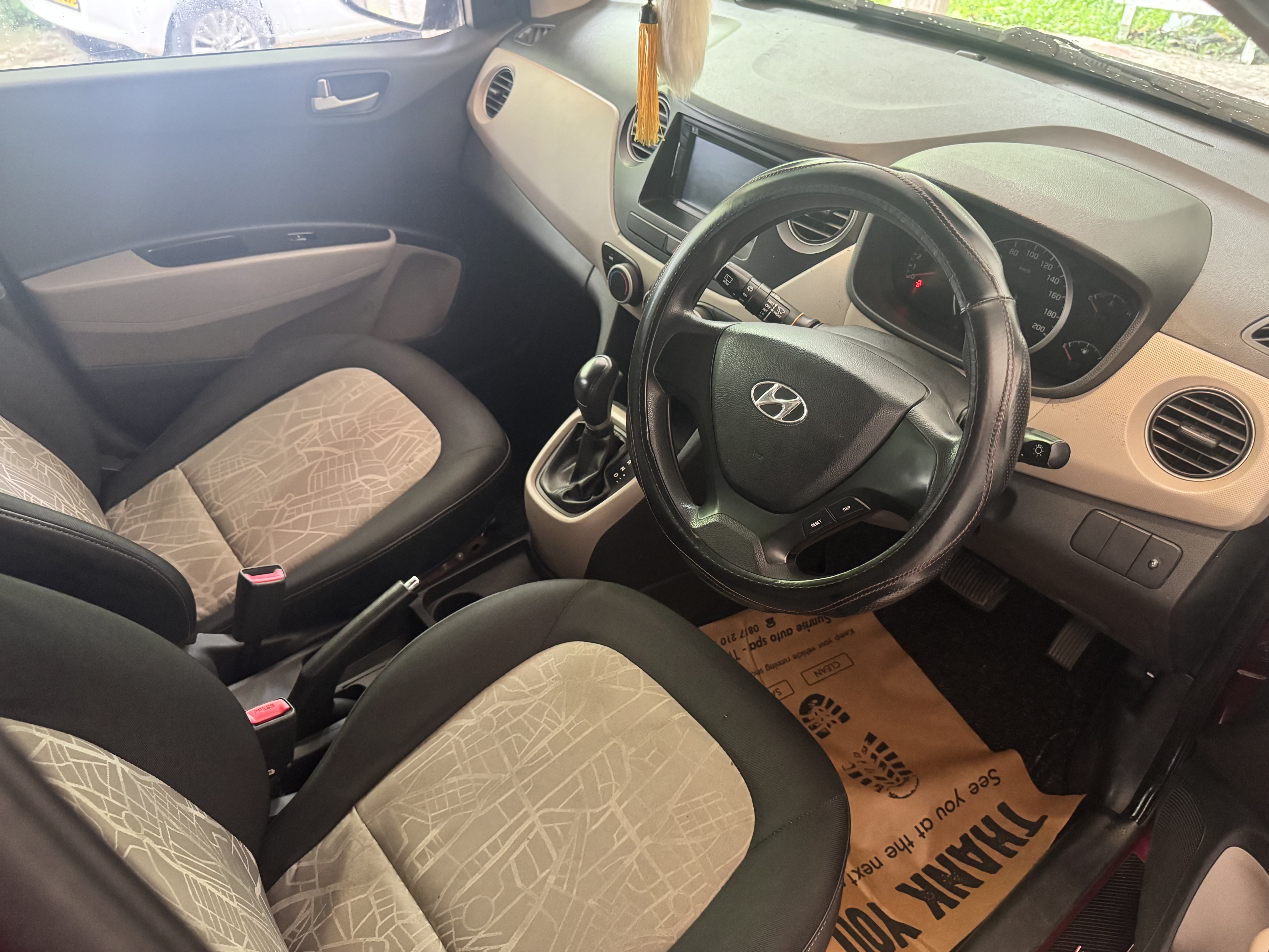 Hyundai Grand i10 2016 - Used Car sale in Sri Lanka - patpat.lk