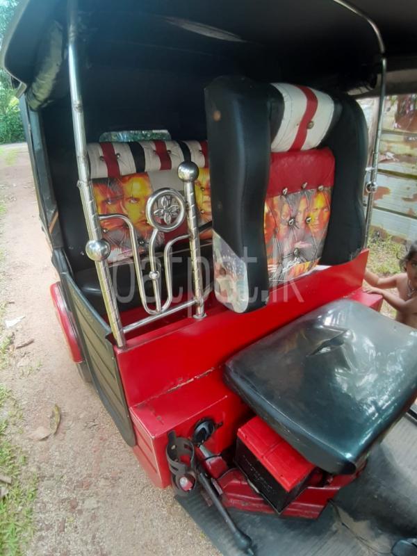 Bajaj 4 stroke 2011 - භාවිතා කරන ලද ත්‍රිරෝද රථය sale in Sri Lanka - patpat.lk