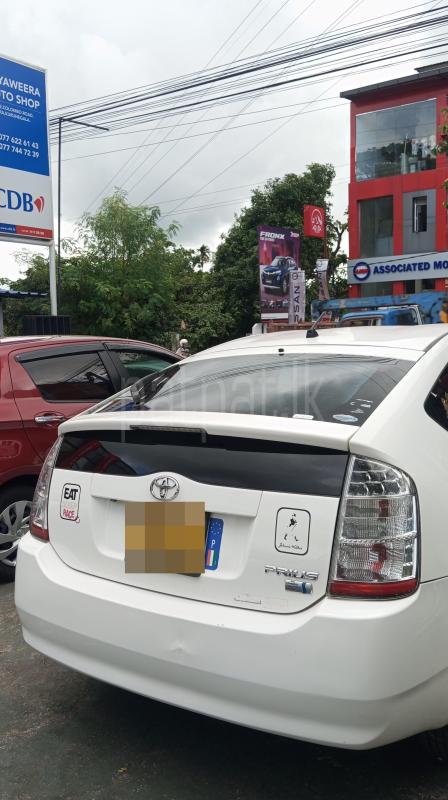 Toyota Prius 2011 - பயன்படுத்தப்பட்டது கார் sale in Sri Lanka - patpat.lk