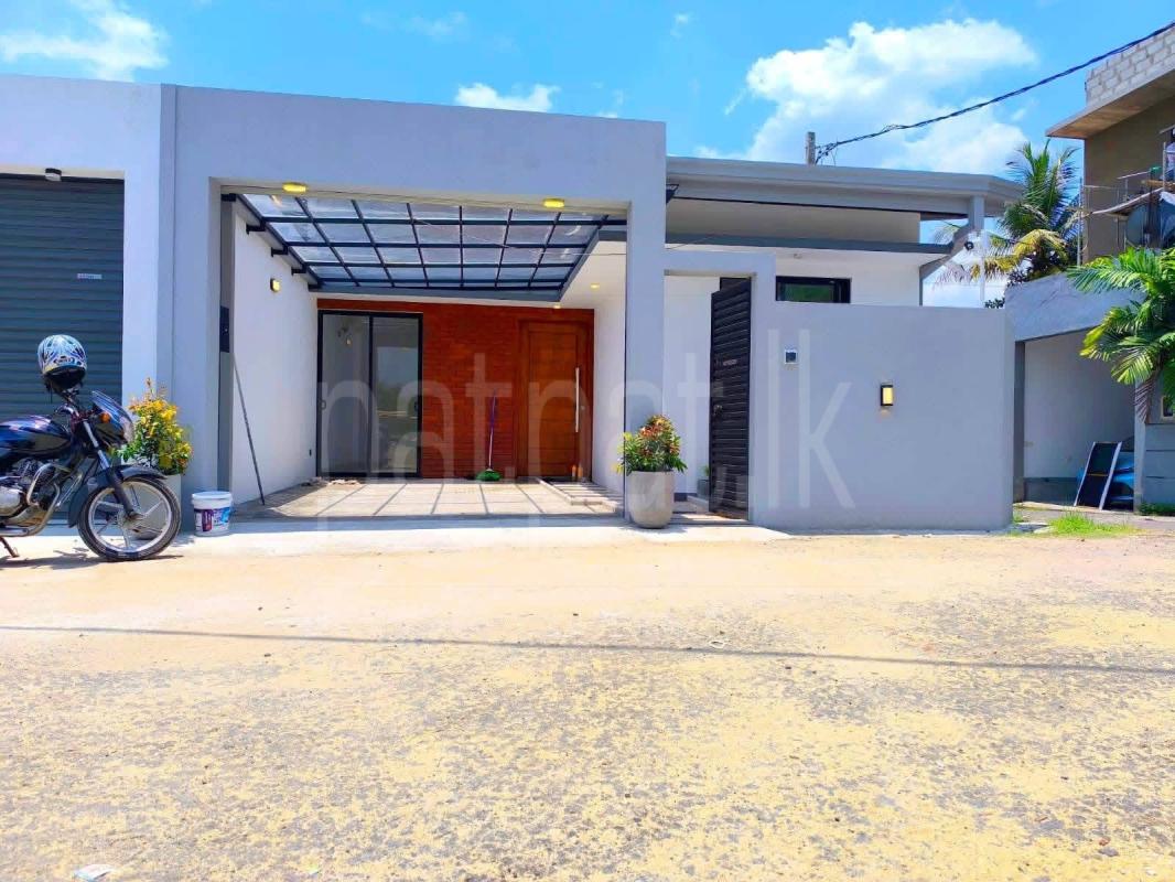 House for Sale in Athurugiriya