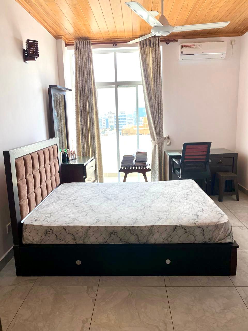 Unfurnished Apartment for Sale in Wellawatta (Colombo 06)