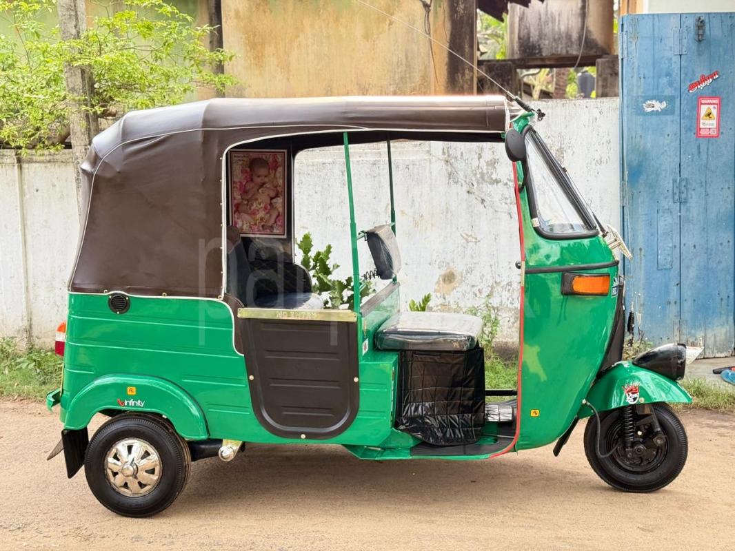 Bajaj Three Wheel 2006 - பயன்படுத்தப்பட்டது முச்சக்கர வண்டி sale in Sri Lanka - patpat.lk
