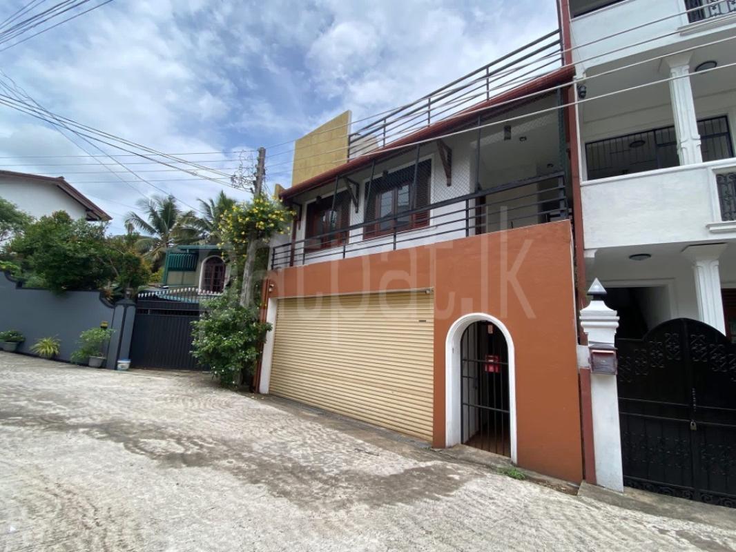 House for Sale in Talawatugoda