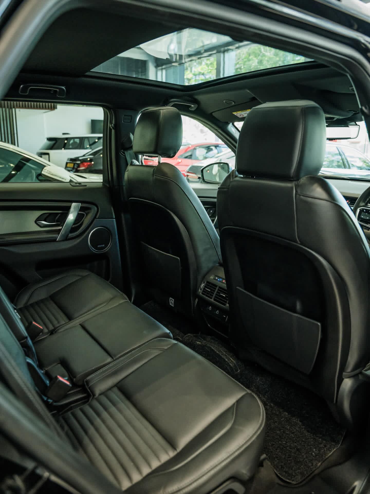 Land Rover Discovery 2024 - Brand New SUV sale in Sri Lanka - patpat.lk