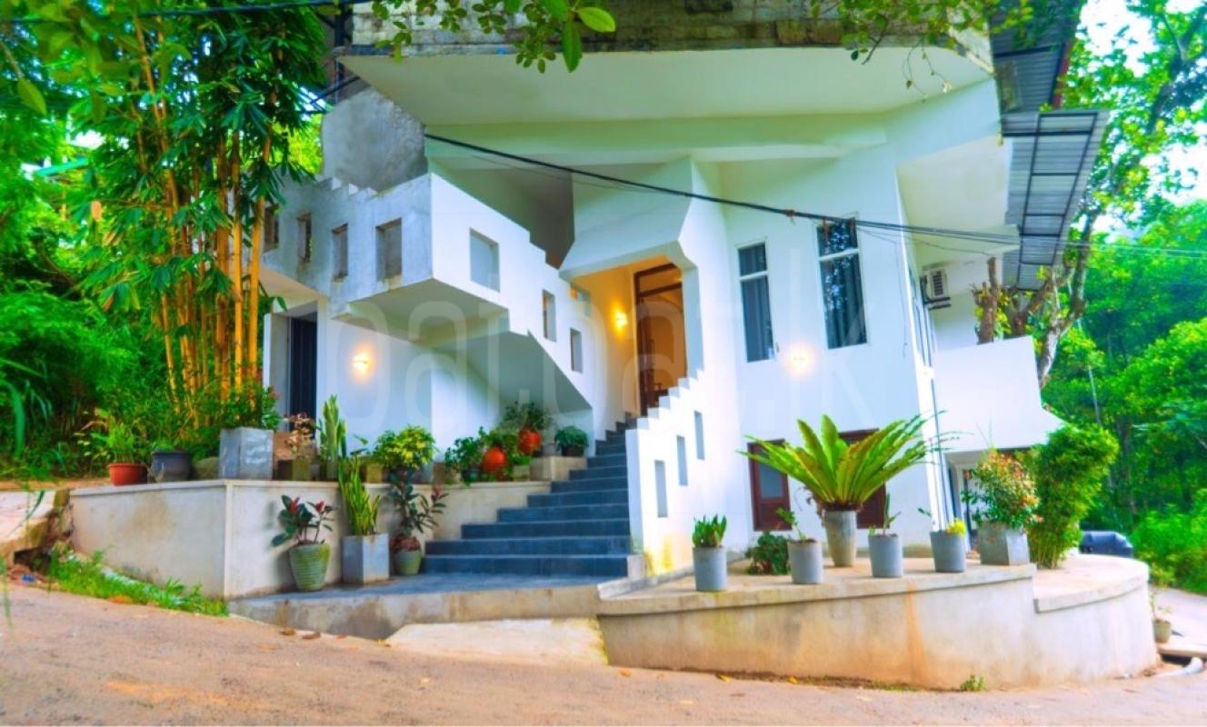 Hotel for Sale in Ella