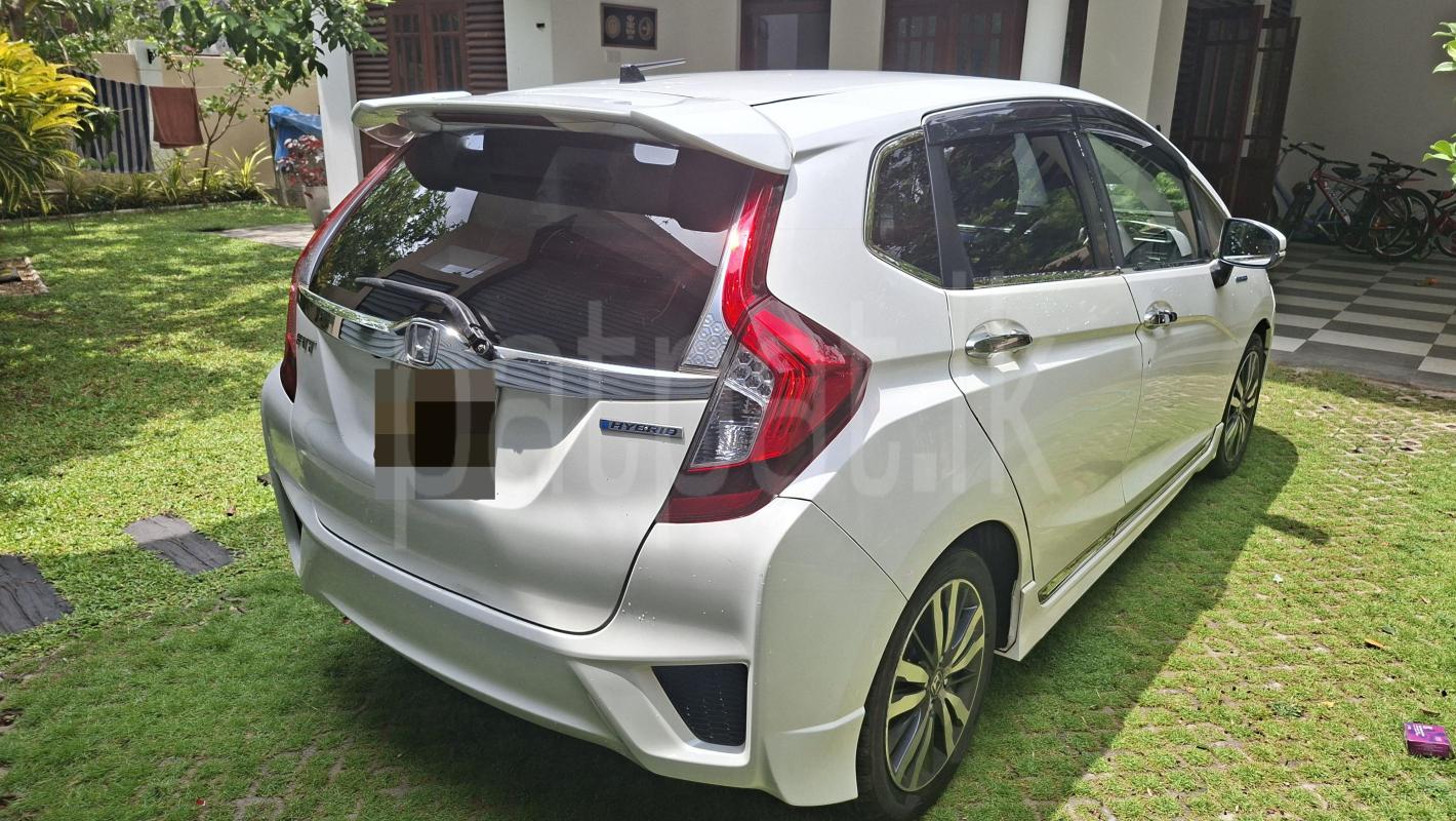 Honda Fit 2015 - பயன்படுத்தப்பட்டது கார் sale in Sri Lanka - patpat.lk