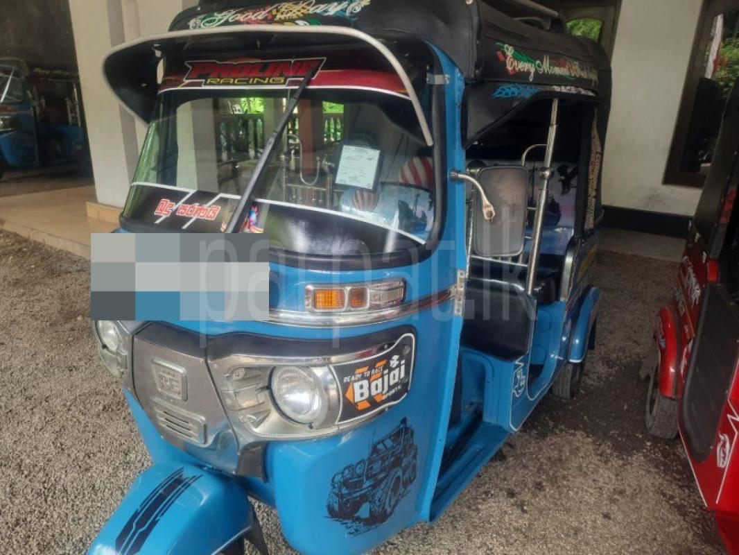 Bajaj Three Wheel 2018 - பயன்படுத்தப்பட்டது முச்சக்கர வண்டி sale in Sri Lanka - patpat.lk