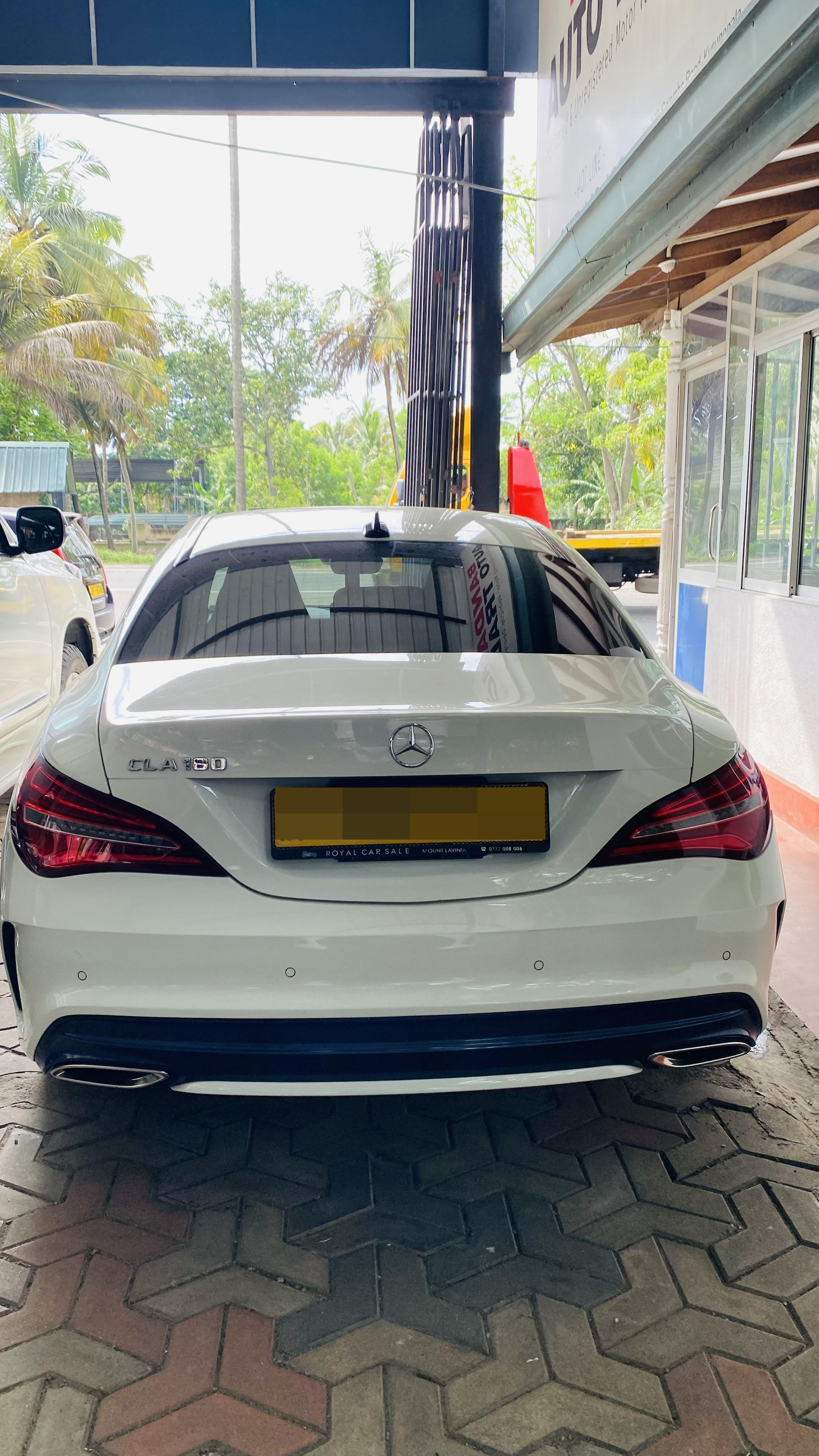 Mercedes Benz E200 2017 - பயன்படுத்தப்பட்டது கார் sale in Sri Lanka - patpat.lk