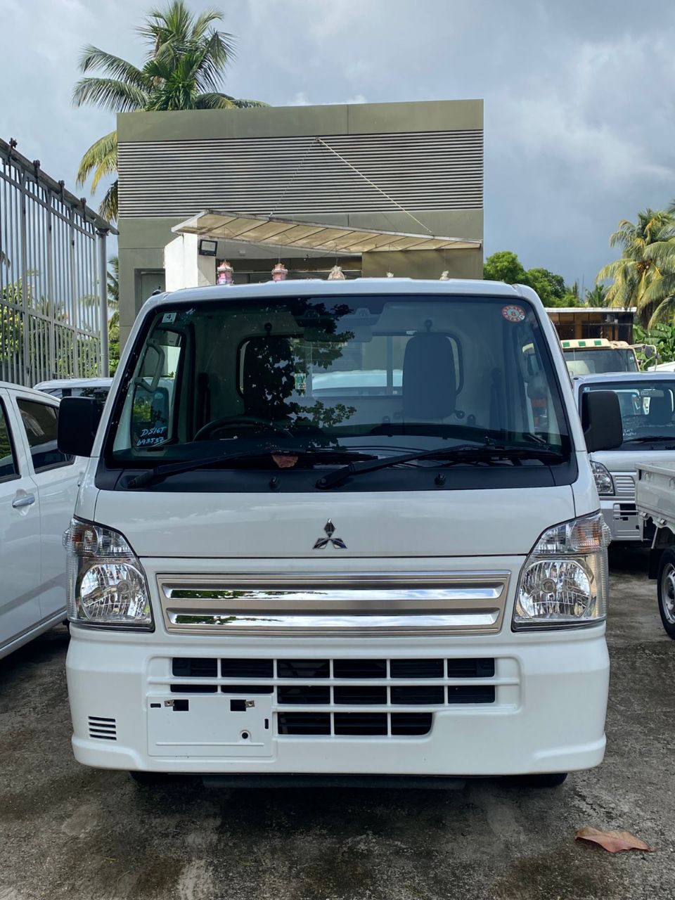 Mitsubishi Minicab 2024 - மறுசீரமைக்கப்பட்டது டிரக் sale in Sri Lanka - patpat.lk