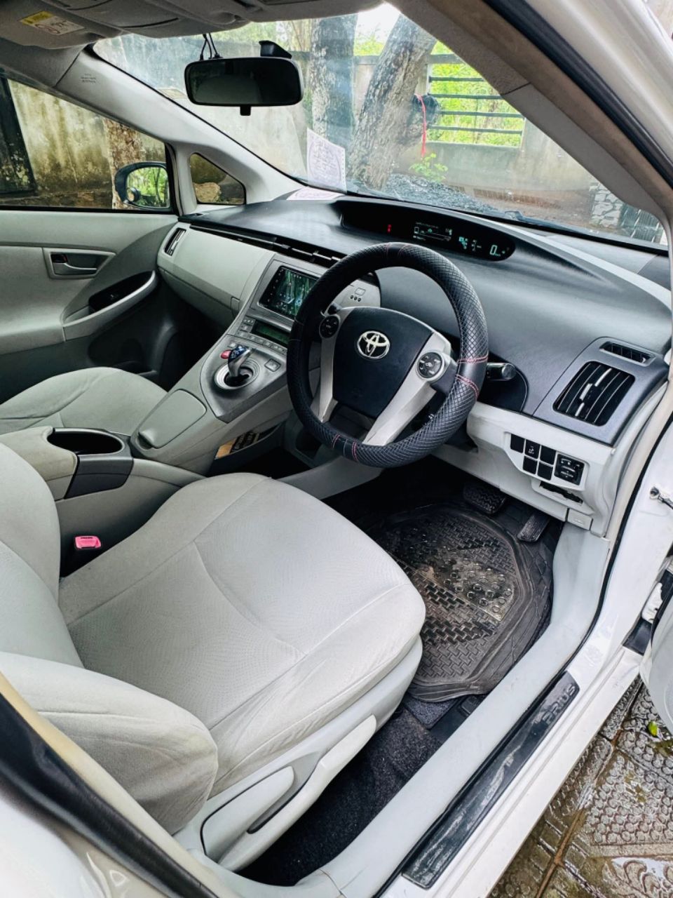 Toyota Prius 2013 - Used Car sale in Sri Lanka - patpat.lk