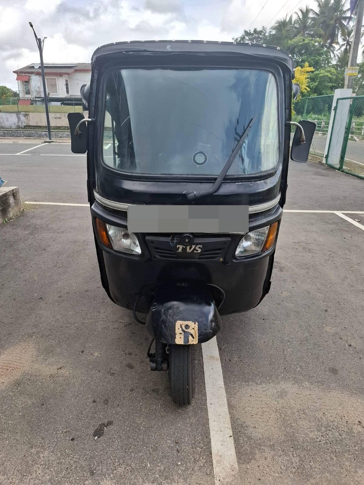 TVS Three Wheel 2010