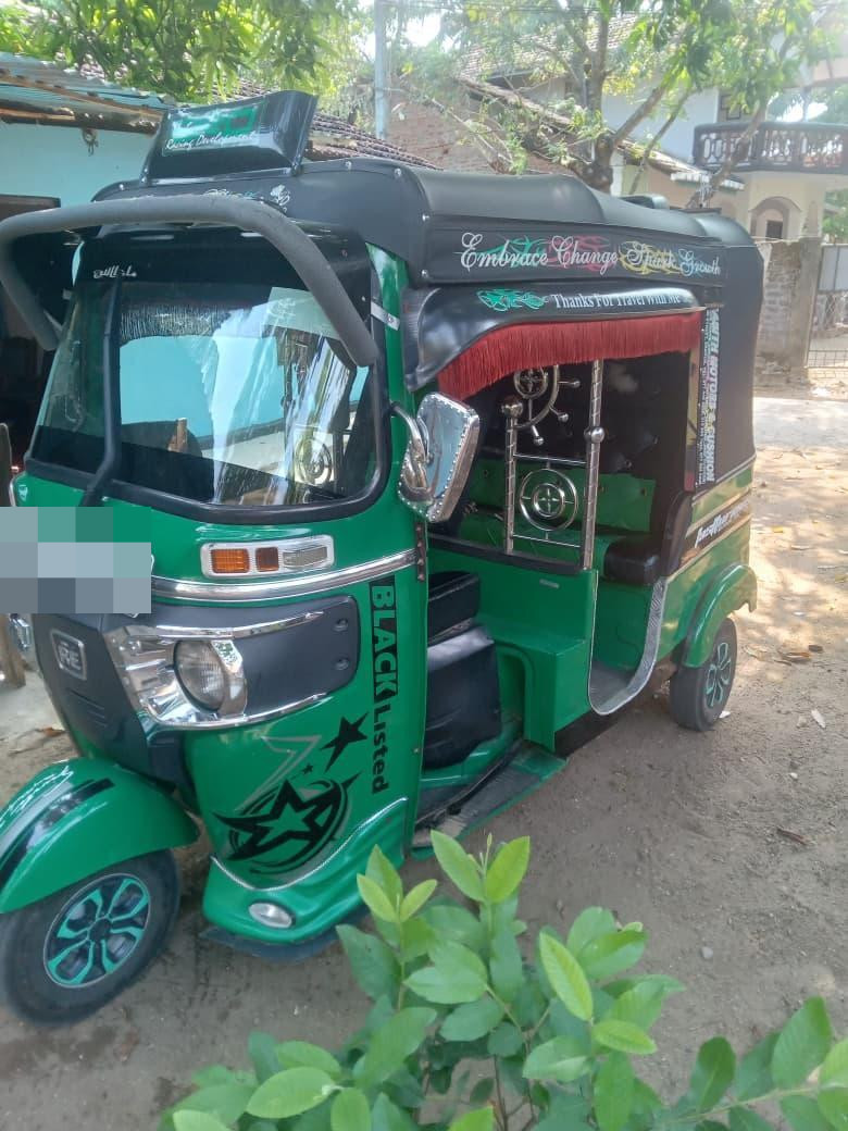 Bajaj Three Wheel 2014 - භාවිතා කරන ලද ත්‍රිරෝද රථය sale in Sri Lanka - patpat.lk
