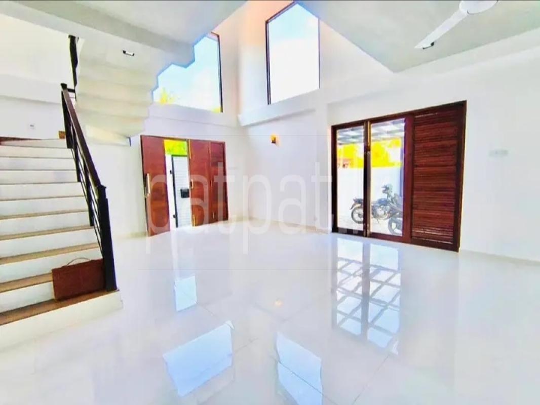 House for Sale in Athurugiriya