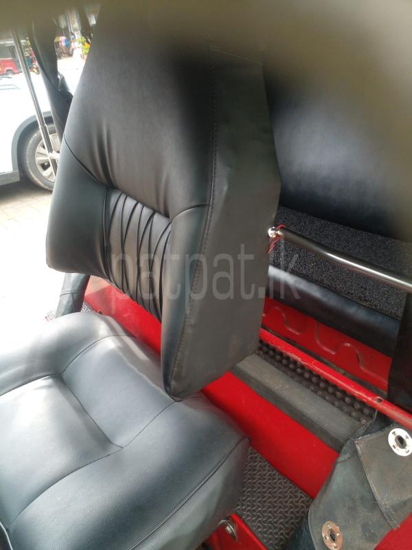 Bajaj Three Wheel 2015 - பயன்படுத்தப்பட்டது முச்சக்கர வண்டி sale in Sri Lanka - patpat.lk
