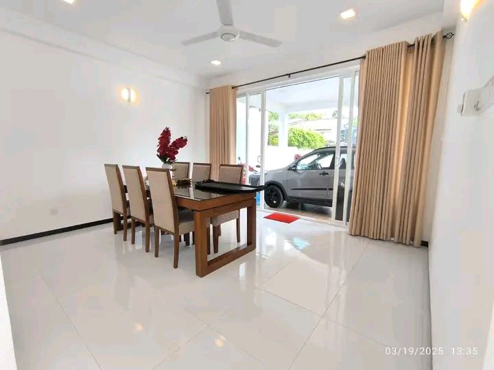 House for Sale in Athurugiriya