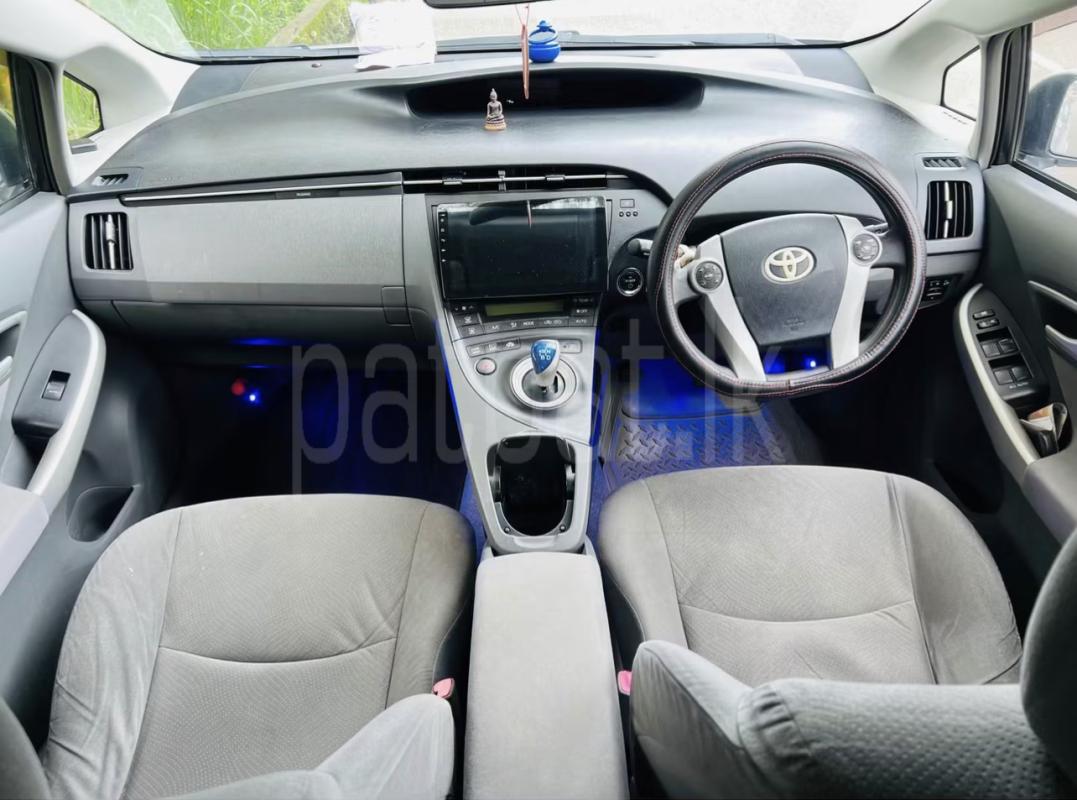 Toyota Prius 2012 - Used Car sale in Sri Lanka - patpat.lk