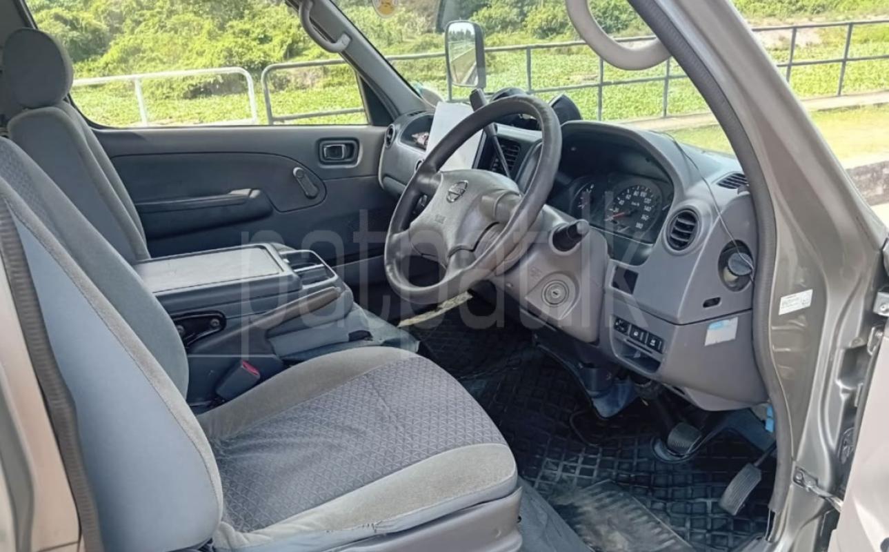 Nissan Caravan 2006 - பயன்படுத்தப்பட்டது வேன் sale in Sri Lanka - patpat.lk