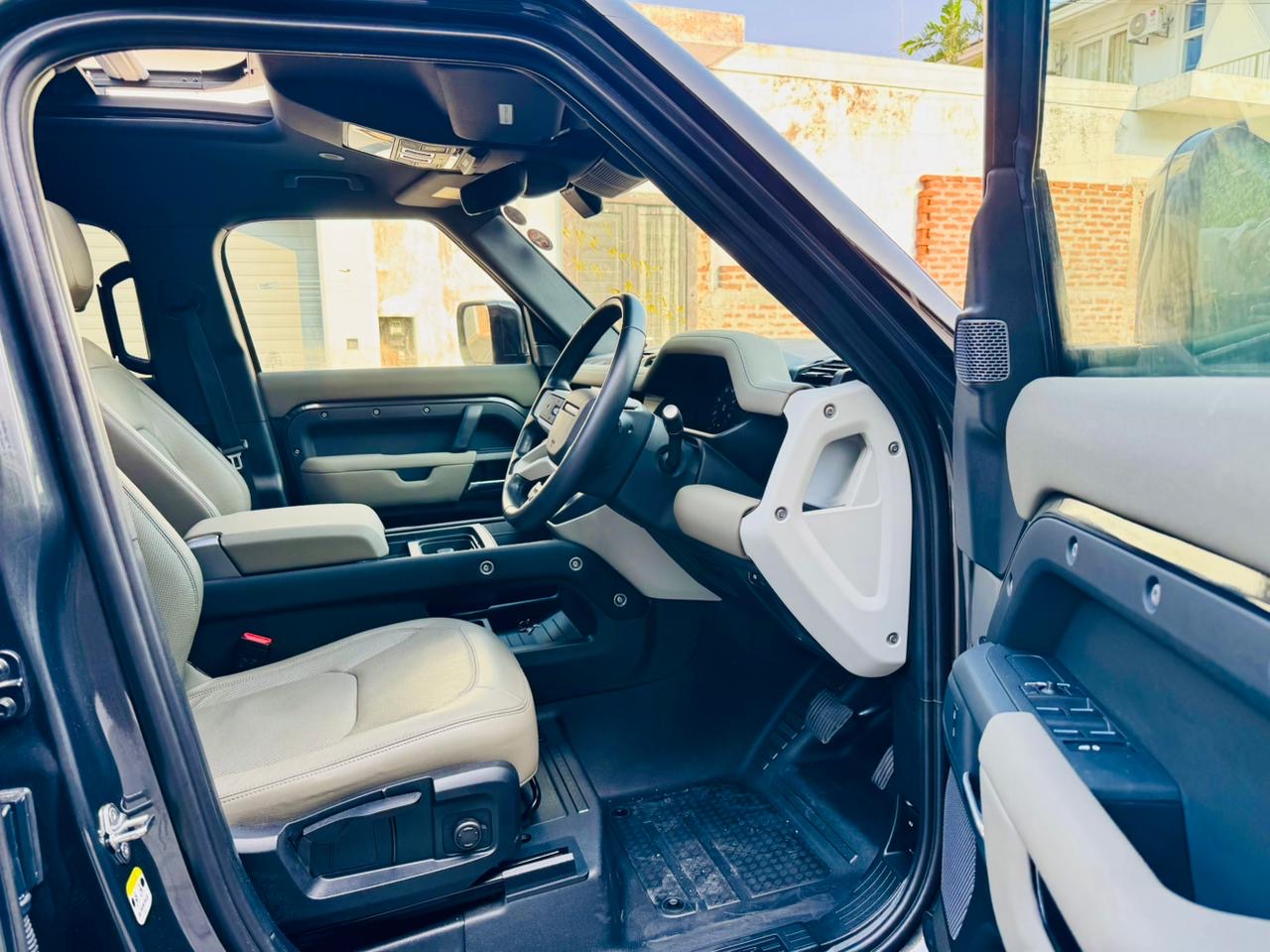 Land Rover Defender 2025 - சான்றளிக்கப்பட்டது SUV sale in Sri Lanka - patpat.lk