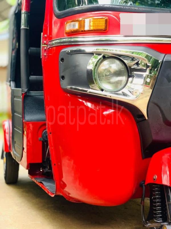 Bajaj Three Wheel 2018 - பயன்படுத்தப்பட்டது முச்சக்கர வண்டி sale in Sri Lanka - patpat.lk