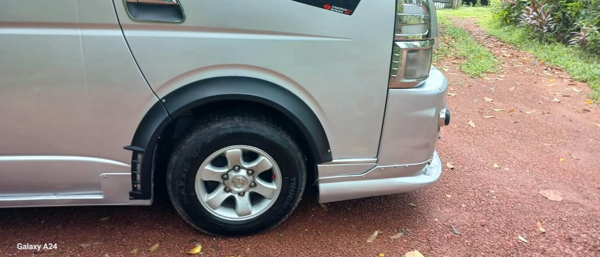 Toyota Hiace 2007 - பயன்படுத்தப்பட்டது வேன் sale in Sri Lanka - patpat.lk