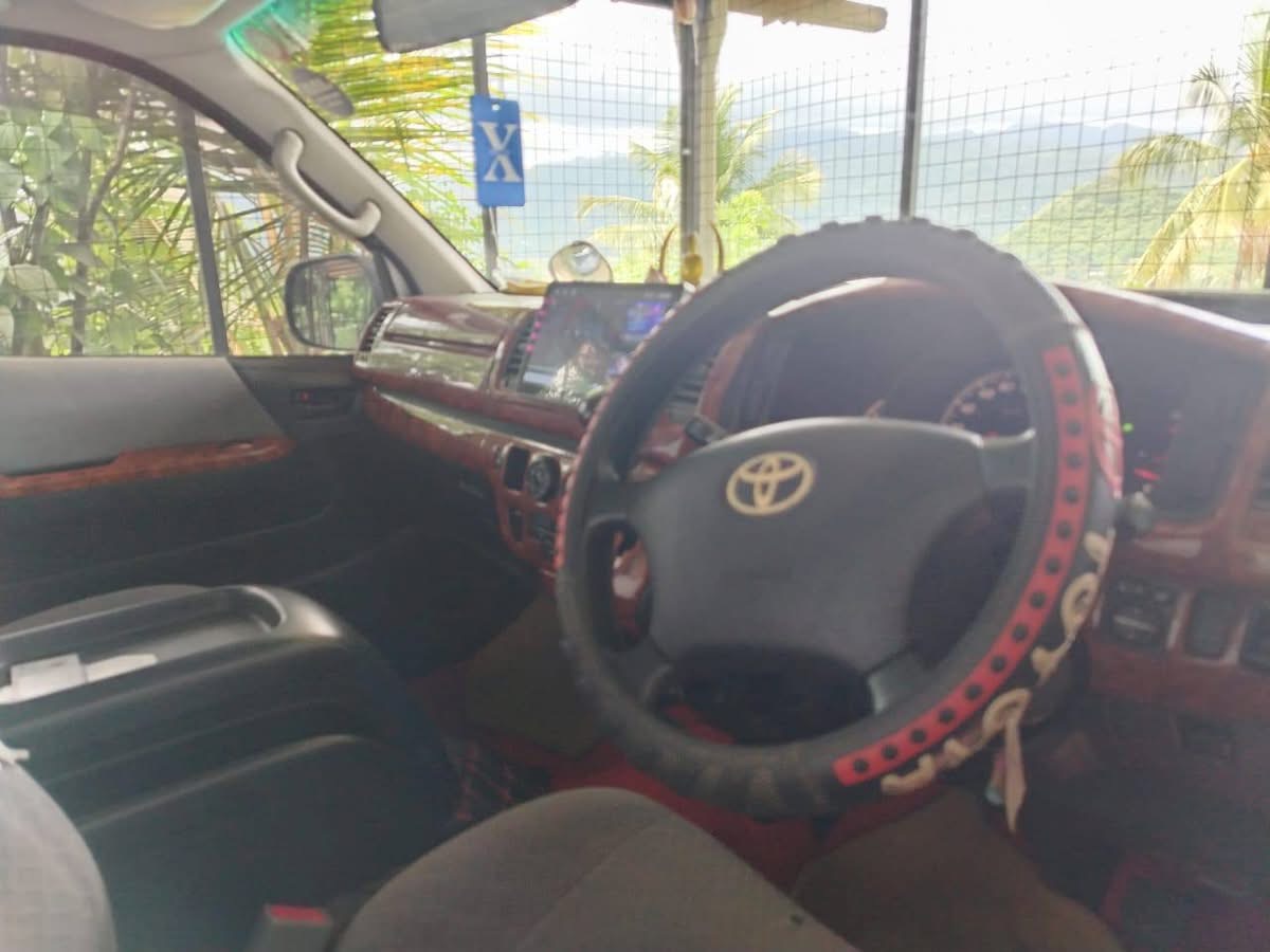 Toyota Hiace 2011 - மறுசீரமைக்கப்பட்டது வேன் sale in Sri Lanka - patpat.lk
