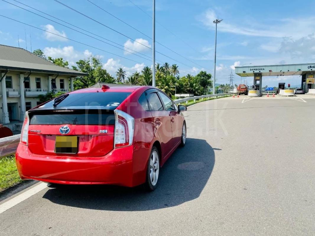 Toyota Prius 2011 - பயன்படுத்தப்பட்டது கார் sale in Sri Lanka - patpat.lk