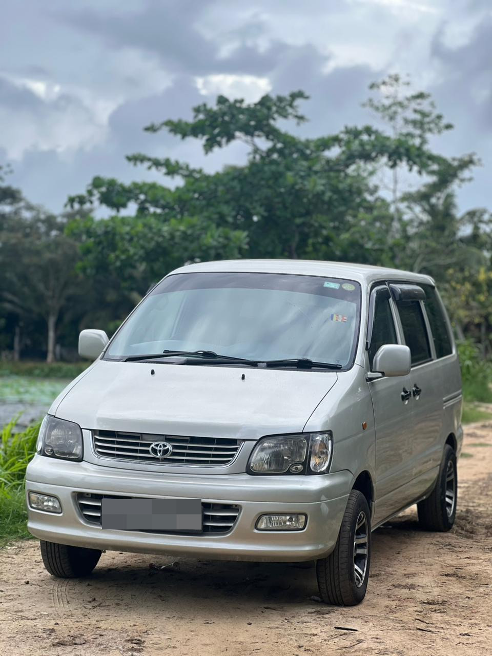 Toyota Noah 1999 - Used Van sale in Sri Lanka - patpat.lk