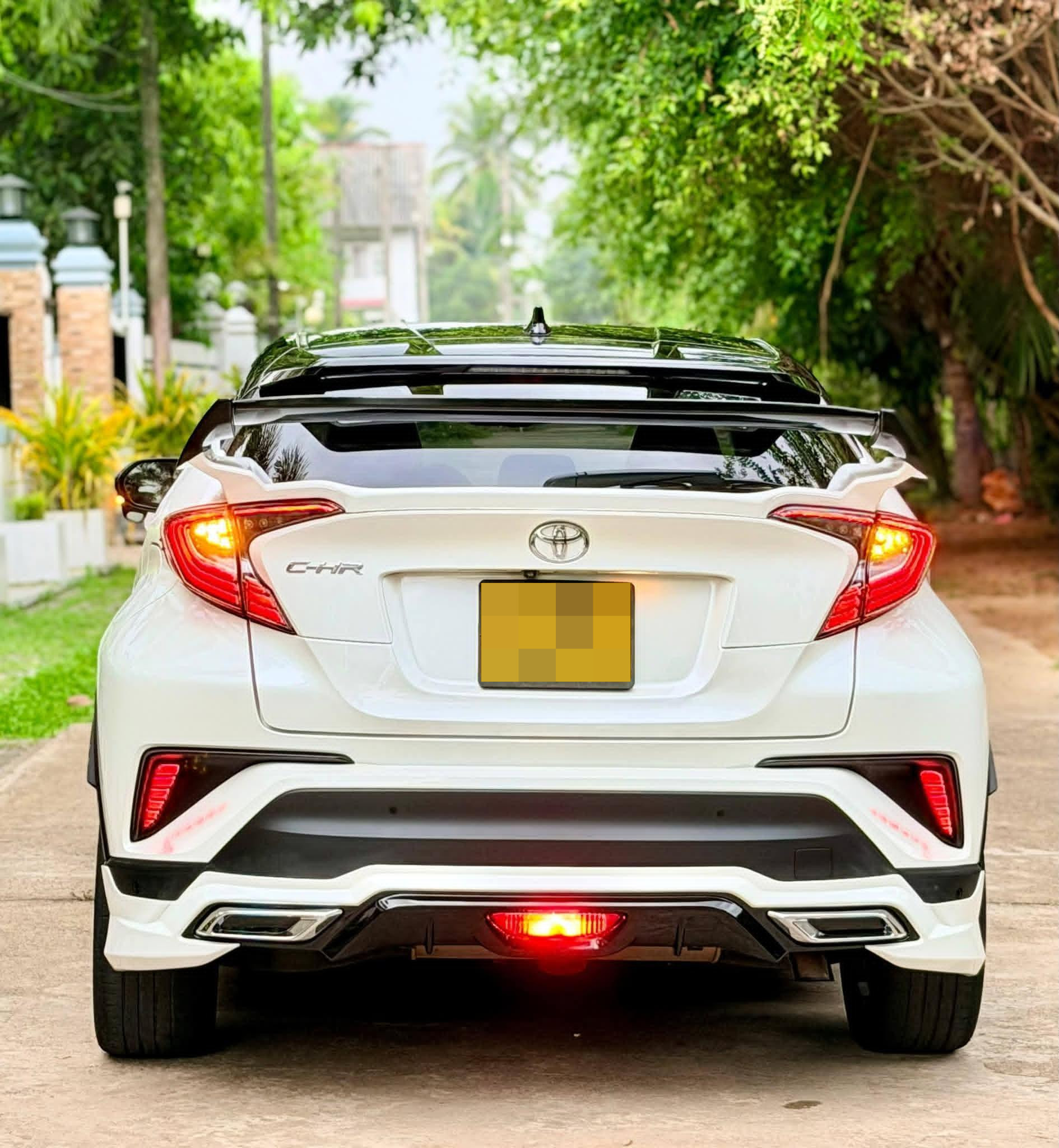 Toyota CHR 2018 - பயன்படுத்தப்பட்டது SUV sale in Sri Lanka - patpat.lk