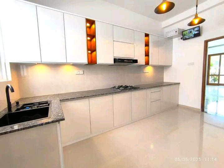 House for Sale in Athurugiriya