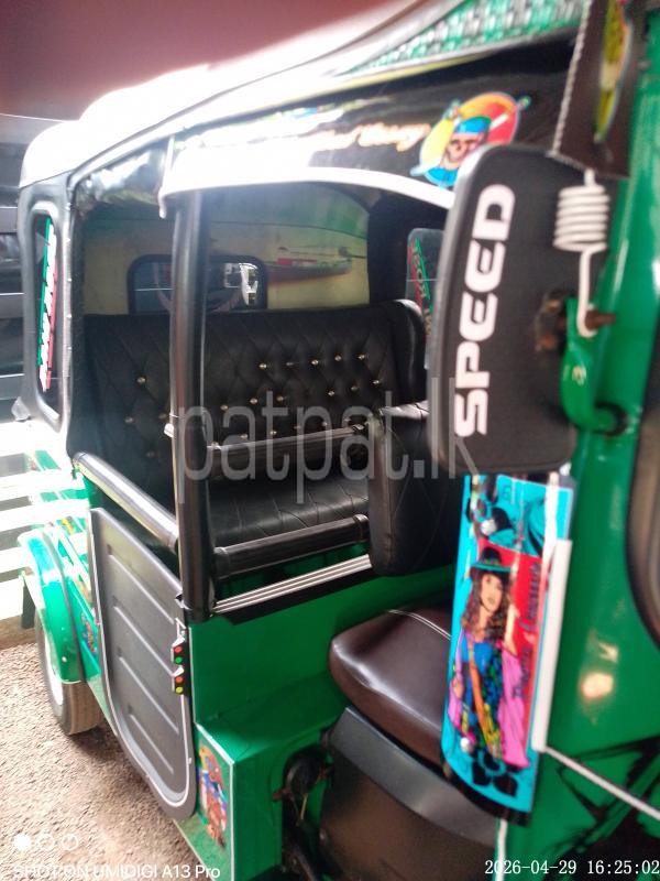 Bajaj Three Wheel 2015 - பயன்படுத்தப்பட்டது முச்சக்கர வண்டி sale in Sri Lanka - patpat.lk