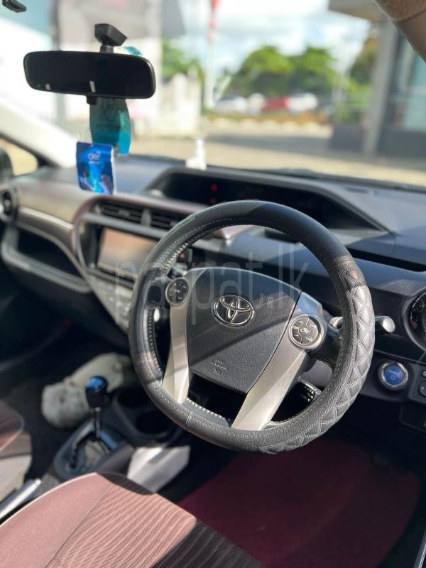 Toyota Aqua 2015 - பயன்படுத்தப்பட்டது கார் sale in Sri Lanka - patpat.lk