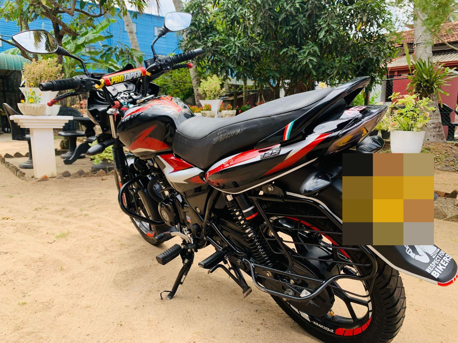 Bajaj Discover 2024 - பயன்படுத்தப்பட்டது பைக் sale in Sri Lanka - patpat.lk