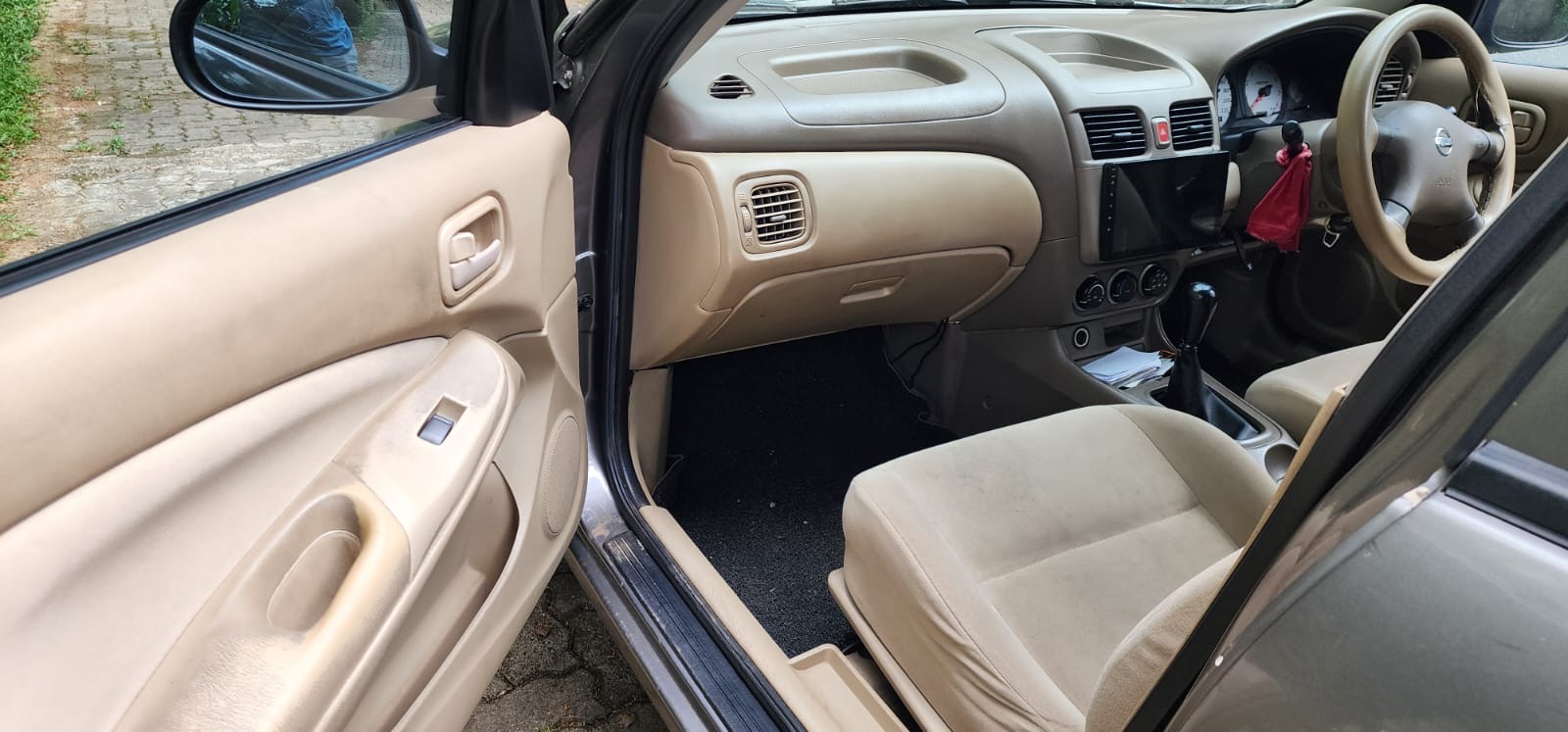 Nissan Sunny 2010 - Used Car sale in Sri Lanka - patpat.lk