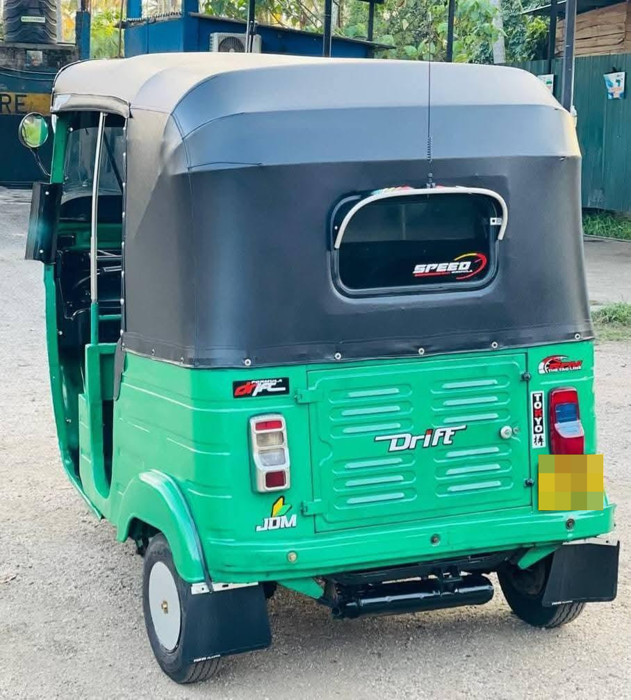 Bajaj Three Wheel 2015 - Used Three wheeler sale in Sri Lanka - patpat.lk