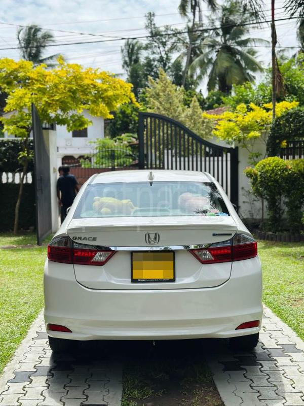 Honda Grace 2014 - பயன்படுத்தப்பட்டது கார் sale in Sri Lanka - patpat.lk