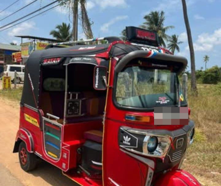 Bajaj Three Wheel 2018 - භාවිතා කරන ලද ත්‍රිරෝද රථය sale in Sri Lanka - patpat.lk