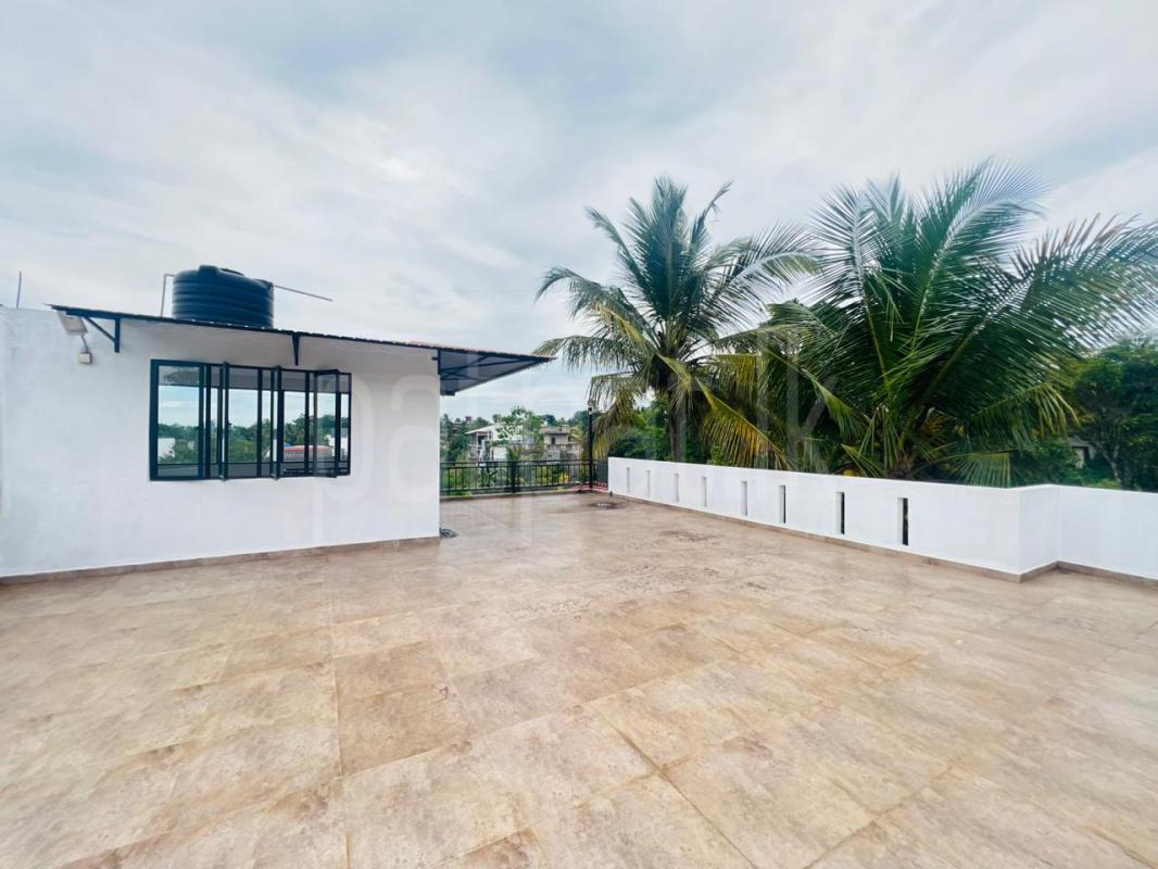 House for Sale in Athurugiriya ads-image-1