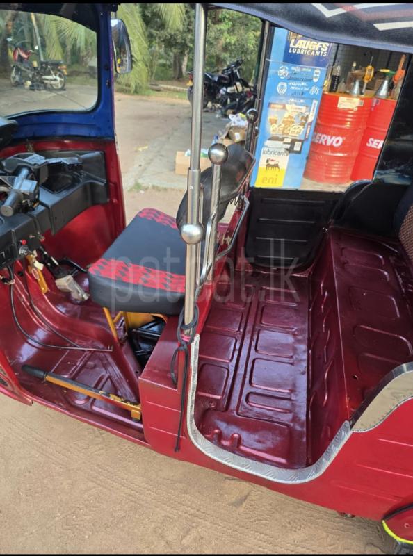 Bajaj Three Wheel 2012 - භාවිතා කරන ලද ත්‍රිරෝද රථය sale in Sri Lanka - patpat.lk